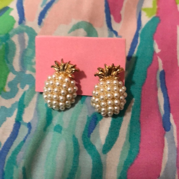 Jewelry - Pineapple studs